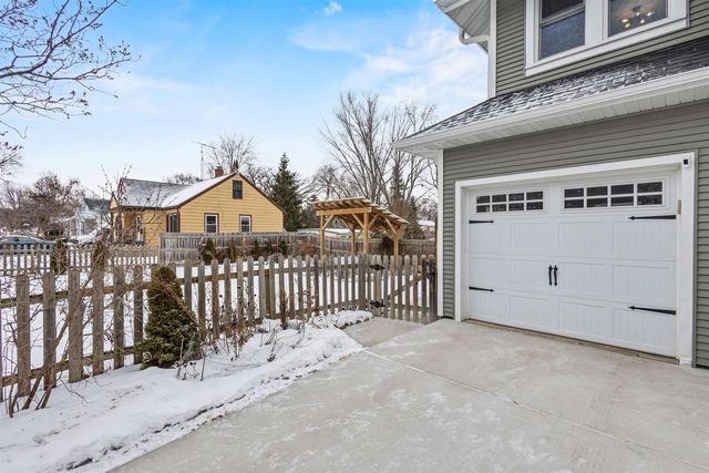 726 SHERMAN AVE W, Fort Atkinson, WI 53538