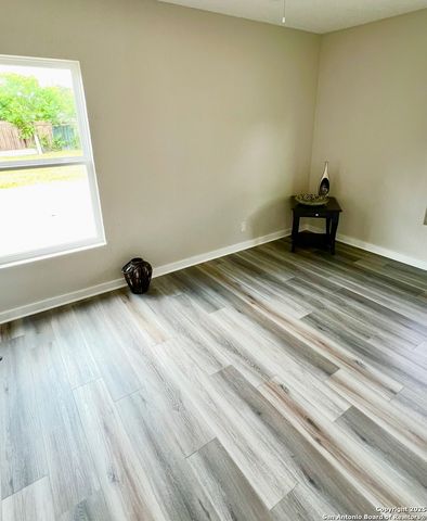 667 Ellor, San Antonio, TX 78228
