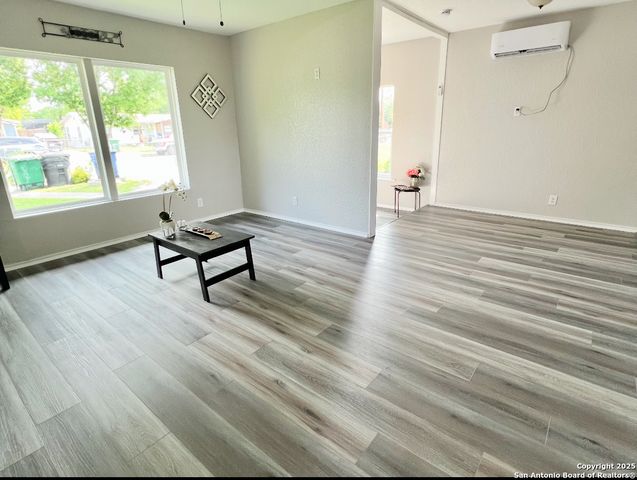 667 Ellor, San Antonio, TX 78228
