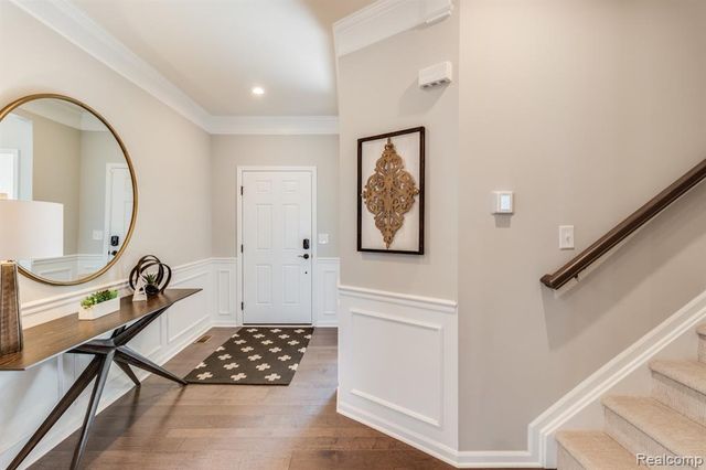 283 Skydrake Court, Lake Orion, MI 48259