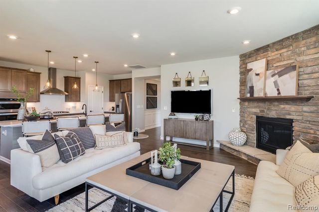 283 Skydrake Court, Lake Orion, MI 48259