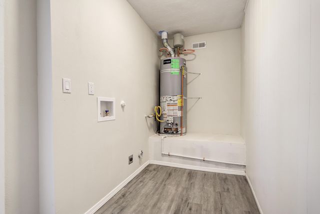 1029 FORRESTER Street NW, Albuquerque, NM 87102