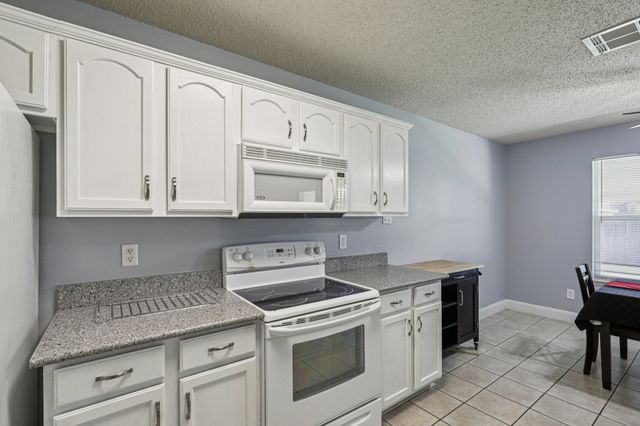 115 Pebble Creek Lane, Terrell, TX 75160