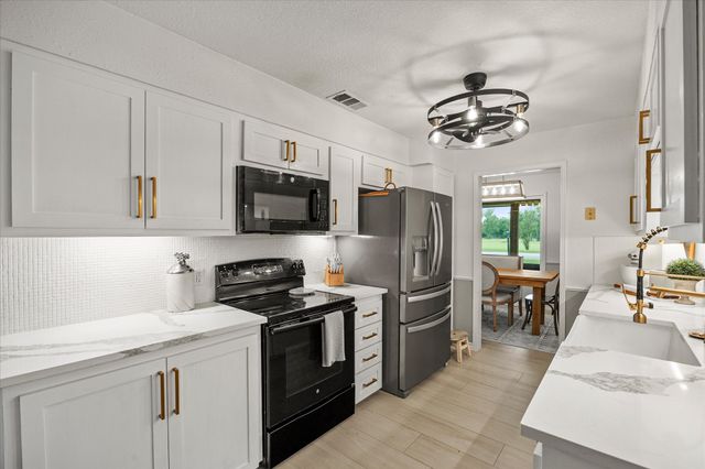 228 Kings Creek Drive, Terrell, TX 75161