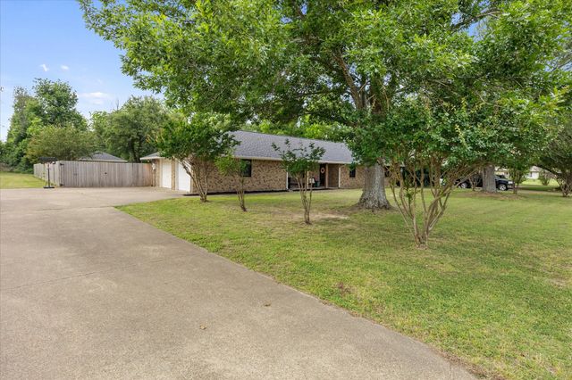 228 Kings Creek Drive, Terrell, TX 75161