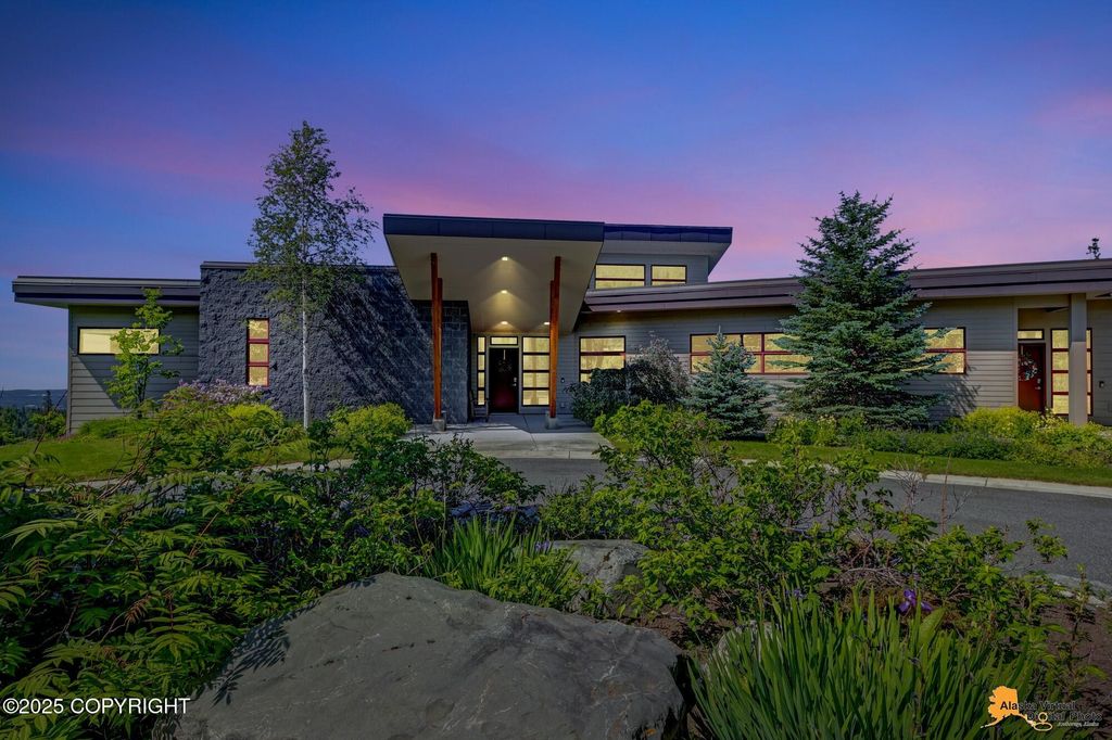 10500 Blackwolf Circle, Anchorage, AK 99507