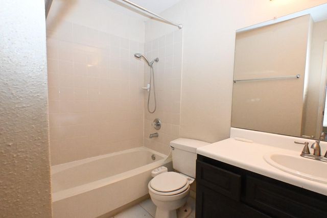 3085 Walnut Bend Lane 12, Houston, TX 77042