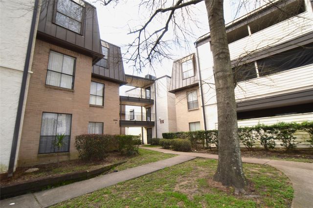 3085 Walnut Bend Lane 12, Houston, TX 77042