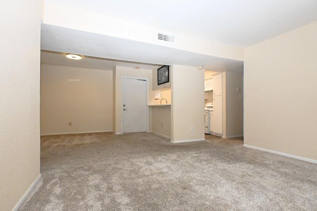 3085 Walnut Bend Lane 12, Houston, TX 77042