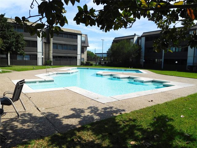 3085 Walnut Bend Lane 12, Houston, TX 77042