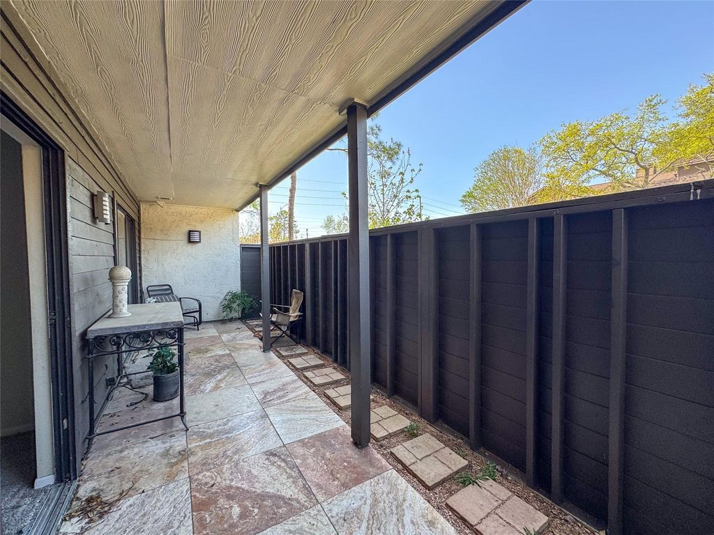 3085 Walnut Bend Lane 12, Houston, TX 77042