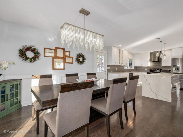 325 W Park Avenue, Wheaton, IL 60189