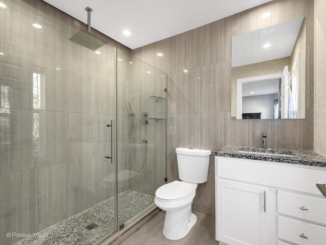 325 W Park Avenue, Wheaton, IL 60189