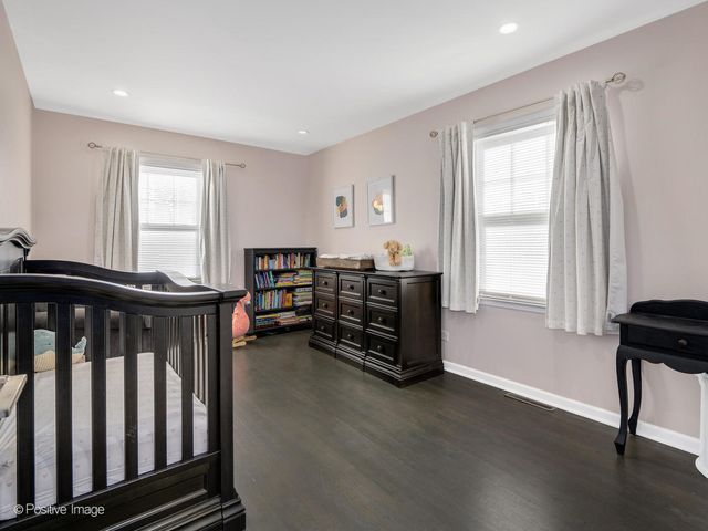 325 W Park Avenue, Wheaton, IL 60189