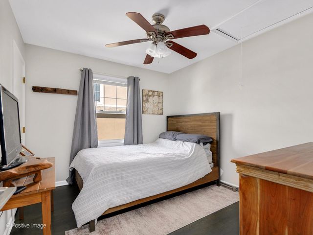 325 W Park Avenue, Wheaton, IL 60189