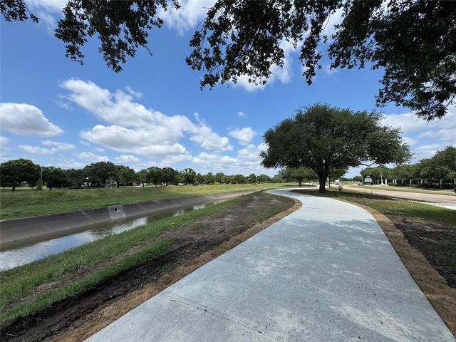 5550 N Braeswood Boulevard 128, Houston, TX 77096