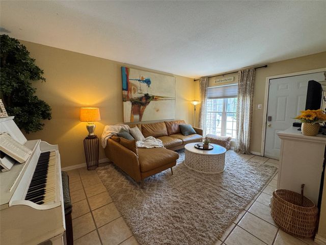 5550 N Braeswood Boulevard 128, Houston, TX 77096