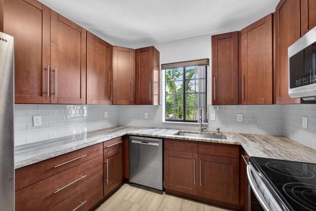 4907 Midtown Lane 1214, Palm Beach Gardens, FL 33418