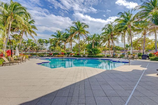 4907 Midtown Lane 1214, Palm Beach Gardens, FL 33418