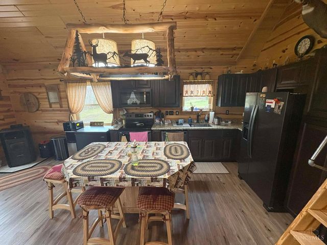 4702 Brush Creek Rd, Manchester, OH 45144