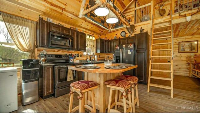 4702 Brush Creek Rd, Manchester, OH 45144