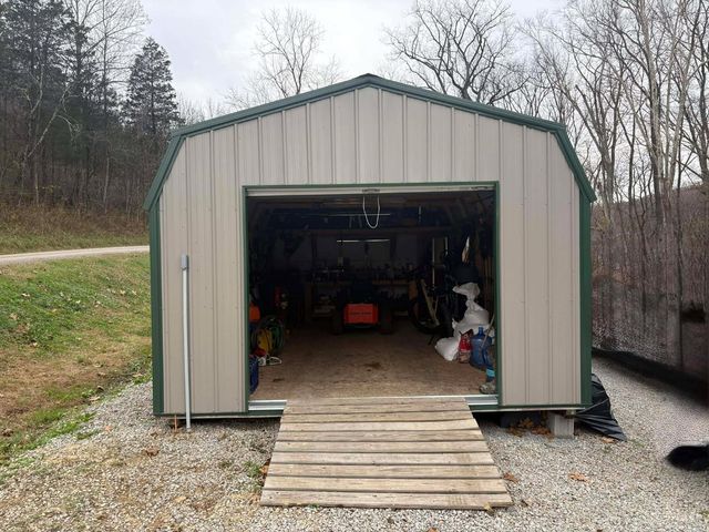 4702 Brush Creek Rd, Manchester, OH 45144