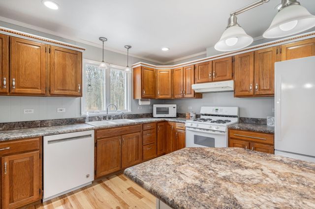 7200 E 150 N, Knox, IN 46534