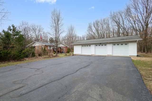 7200 E 150 N, Knox, IN 46534