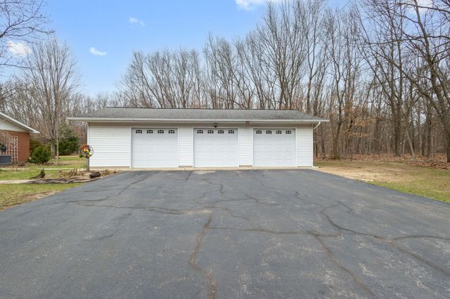 7200 E 150 N, Knox, IN 46534