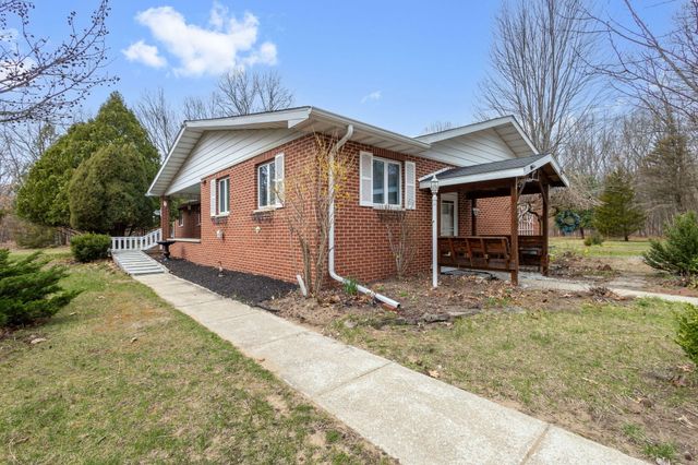 7200 E 150 N, Knox, IN 46534