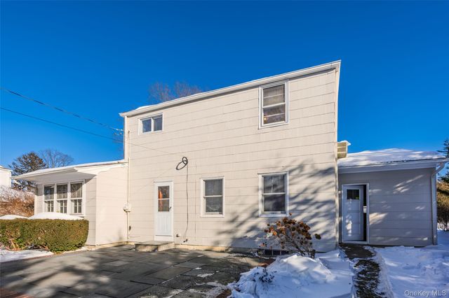 79 Appletree Lane, Roslyn Heights, NY 11577