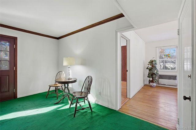 79 Appletree Lane, Roslyn Heights, NY 11577