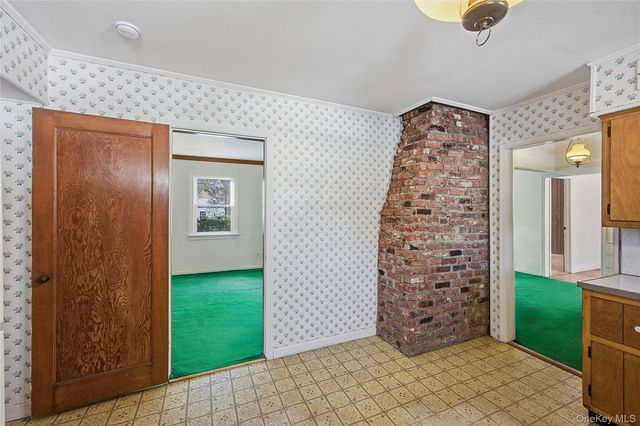 79 Appletree Lane, Roslyn Heights, NY 11577