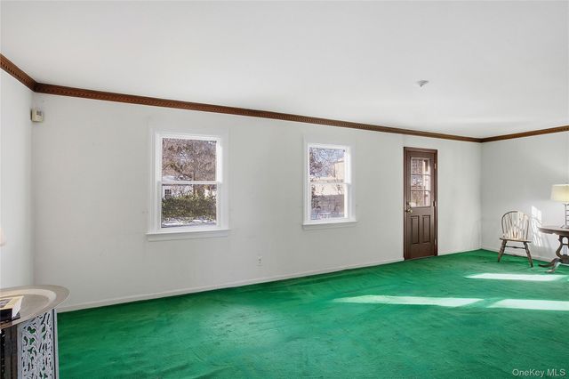 79 Appletree Lane, Roslyn Heights, NY 11577