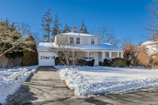 79 Appletree Lane, Roslyn Heights, NY 11577