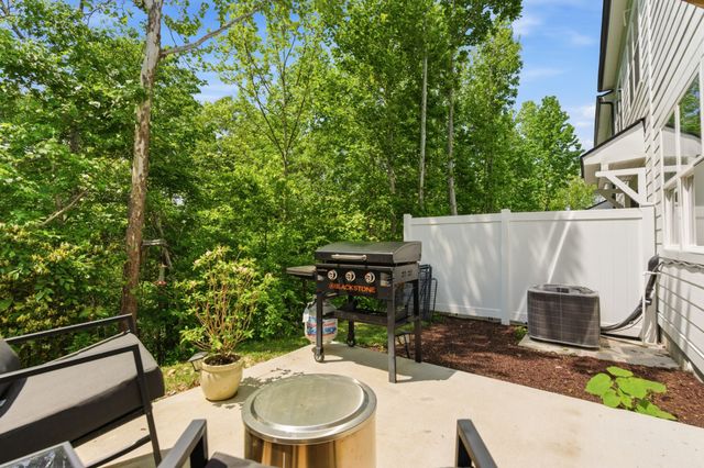 6006 Mill Tree Ct, Nashville, TN 37221