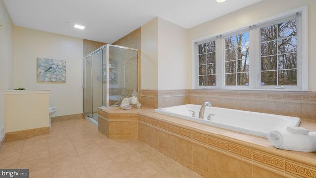 94 AUTUMN WOODS LN, Glen Mills, PA 19342