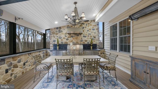 94 AUTUMN WOODS LN, Glen Mills, PA 19342