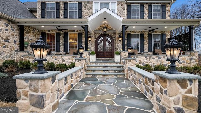 94 AUTUMN WOODS LN, Glen Mills, PA 19342