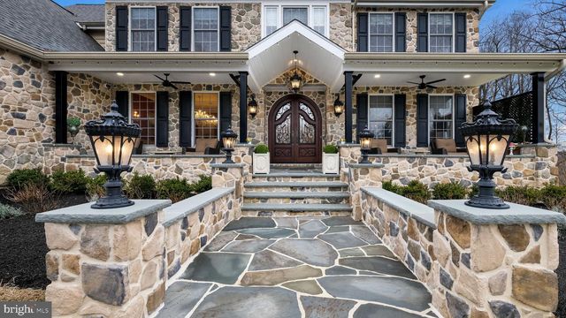94 AUTUMN WOODS LN, Glen Mills, PA 19342