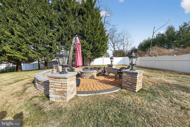 94 AUTUMN WOODS LN, Glen Mills, PA 19342