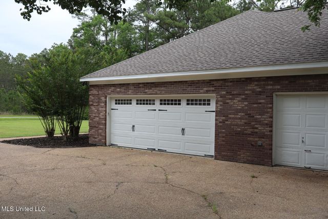 8316 Martin Bluff Road, Gautier, MS 39553