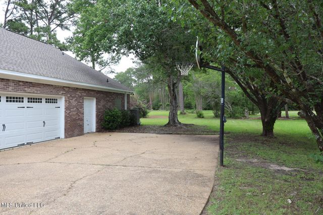 8316 Martin Bluff Road, Gautier, MS 39553