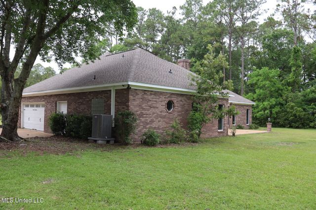 8316 Martin Bluff Road, Gautier, MS 39553