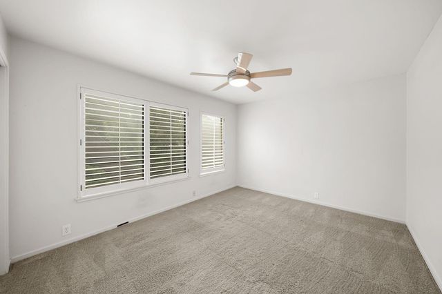11 Litchfield Lane, Houston, TX 77024