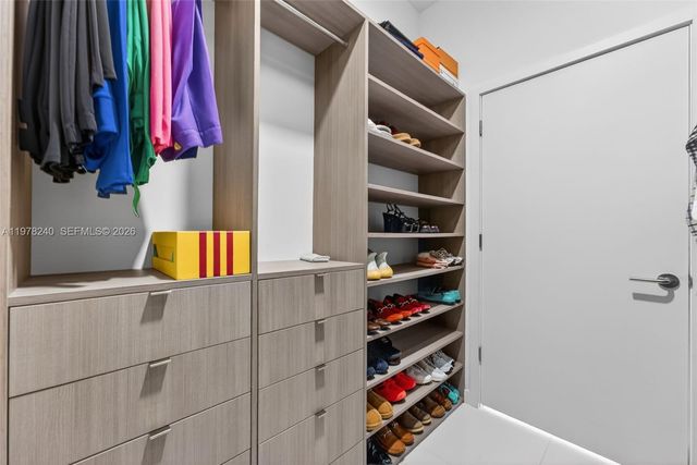 851 NE 1st Ave 1101, Miami, FL 33132