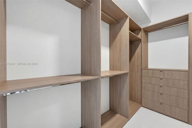 851 NE 1st Ave 1101, Miami, FL 33132