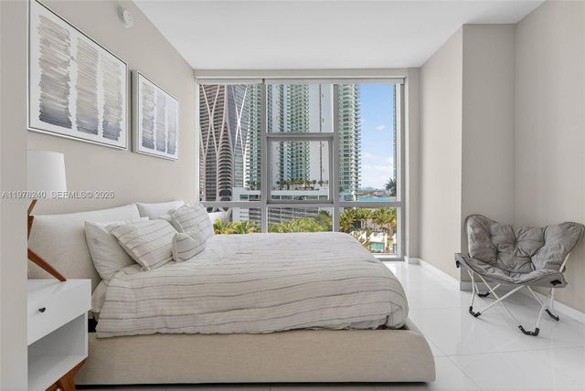 851 NE 1st Ave 1101, Miami, FL 33132