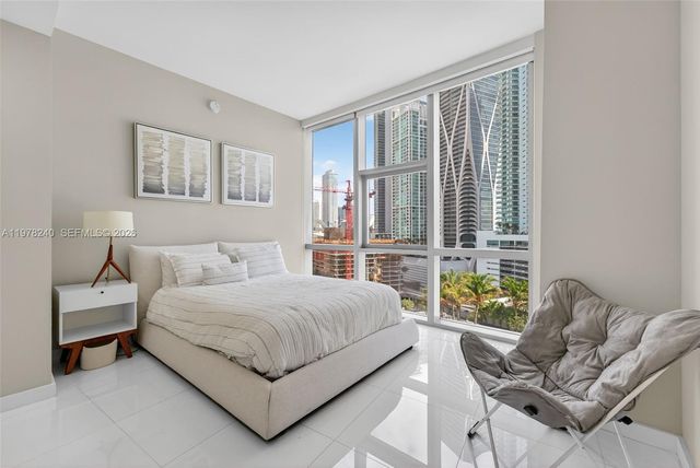 851 NE 1st Ave 1101, Miami, FL 33132