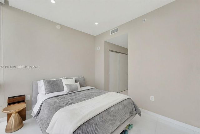 851 NE 1st Ave 1101, Miami, FL 33132